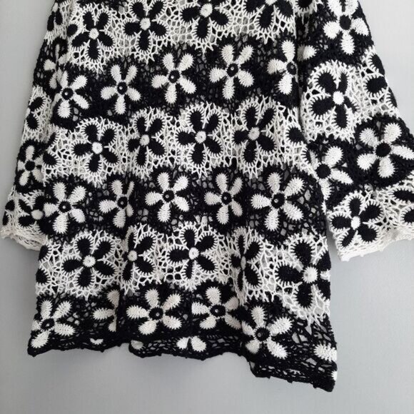 Vintage Boho Floral Net See-Through Lace Crochet Crop Top B&W Sz M Flawed - Picture 6 of 11